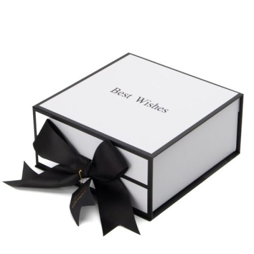 Custom Luxury Magnetic Packaging Boxes with Cotton Handle