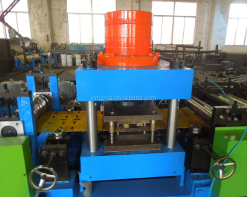Metal highway guardrail roll forming machine