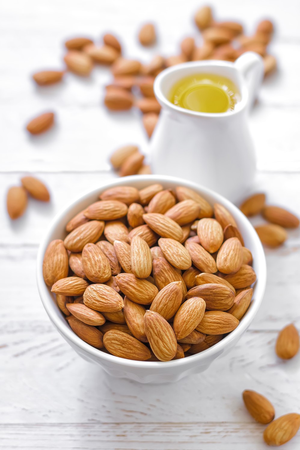 Cold pressed food grade Sweet almond oil bulk