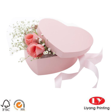 Caja de regalo de papel de forma de corazón rosa para flores