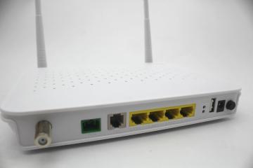 GPON ONT 4GE WIFI CATV POTS مع USB