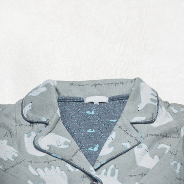 Pijama de algodón estampado gris