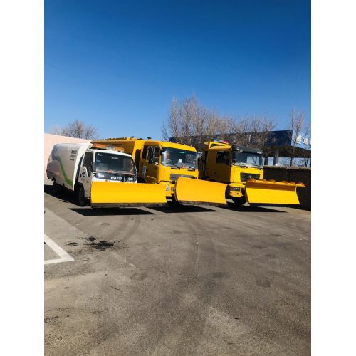 Зимняя снегоуборочная машина для эффективной уборки дорог