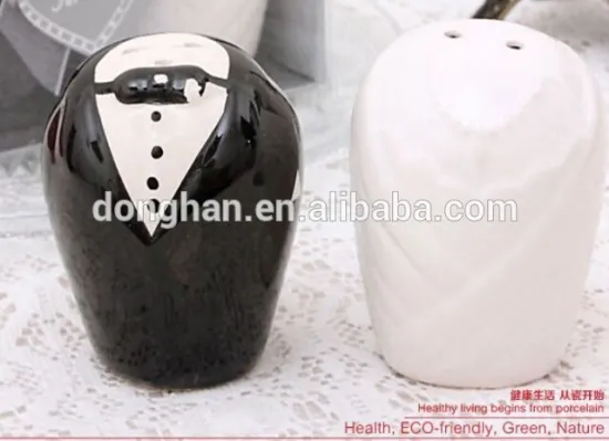Porcelain salt and pepper shaker wedding favors with low price