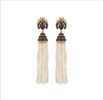 Pendientes de borla perla dorada con collares