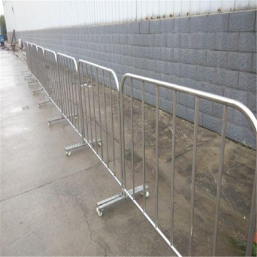 Pedestrian traffic crowd control barrier