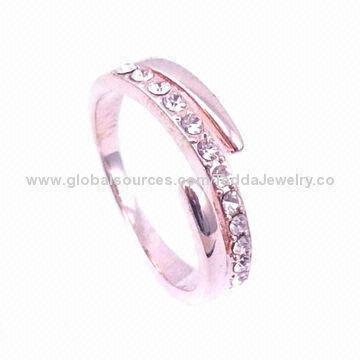Rose gold rings, made of brass and crystals, small orders are welcome