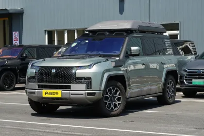 2024 BYD Yangwang U8 SUV: 5-Seater Electric Car for Sale
