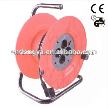 European 4-0utlet extension cable reel (50m)