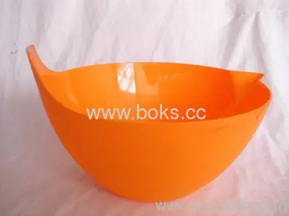 Pink Plastic Salad Bowls 