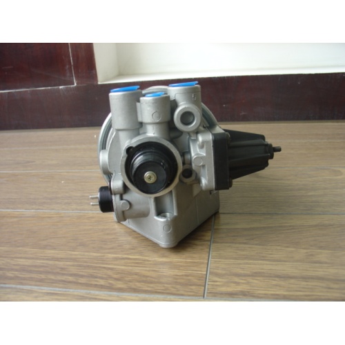 Single cannister air dryer