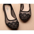 Women Light Mesh Breathable Shoes Embroidery patch Round