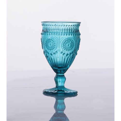 Copas de vino azules con estilo cristalino único colorido