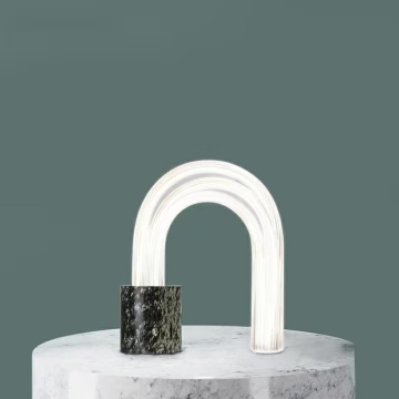 Lampada da tavolo in marmo di lusso di lusso postmoderno nordico