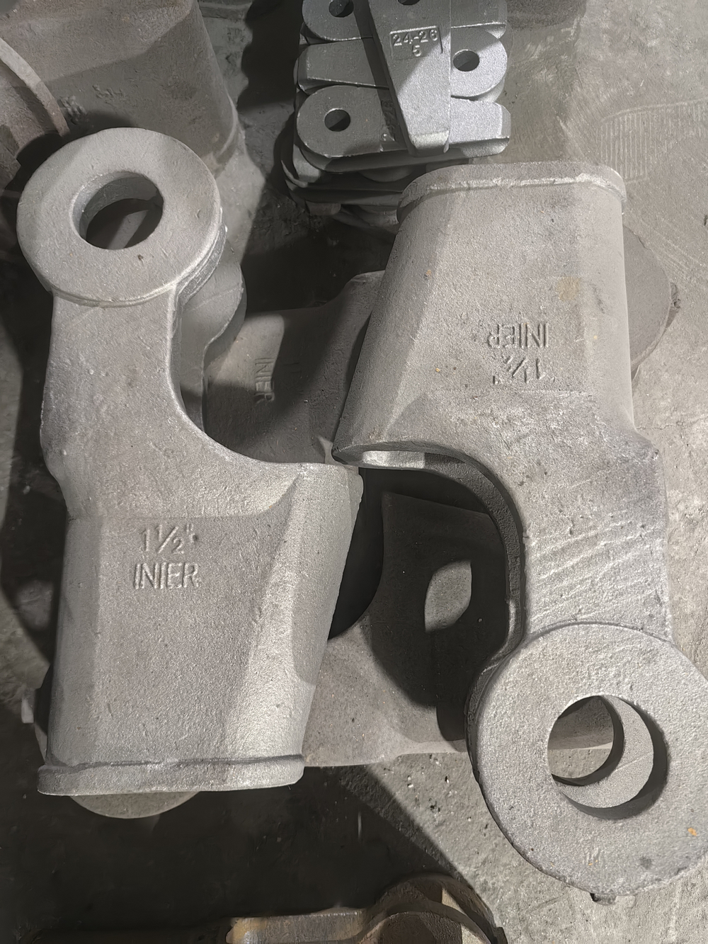 Öntött acél 1/2&#39;&#39; 3/8&#39;&#39; drótkötél nyitott ékes foglalat horganyzott