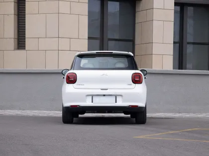 Jac Yiwei 3 - 5 Door 5 Seater 405KM Range Pure Electric Car