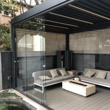 Porta di vetro scorrevole senza cornice per patio e veranda