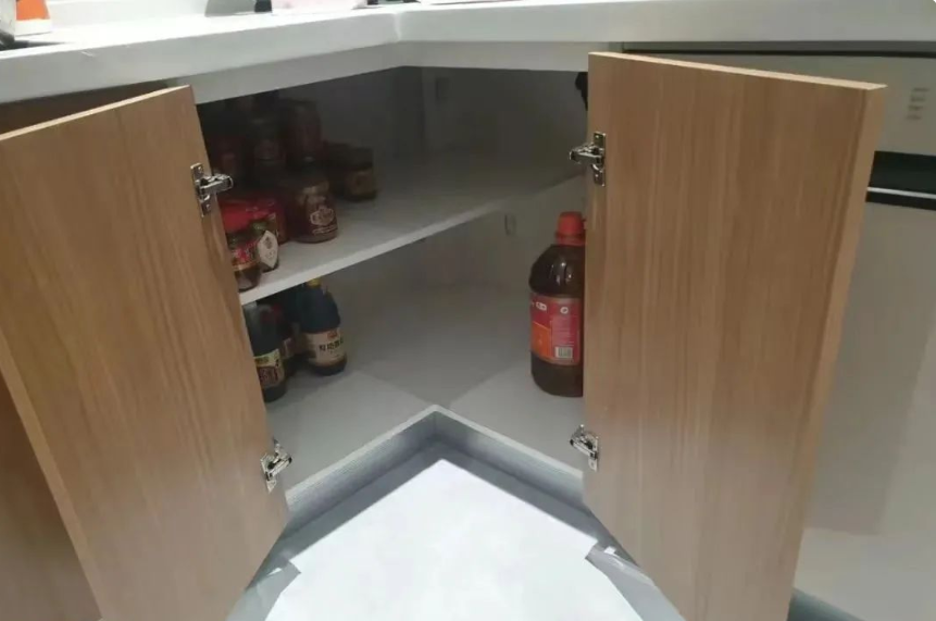360-degree rotating cabinet system (5)