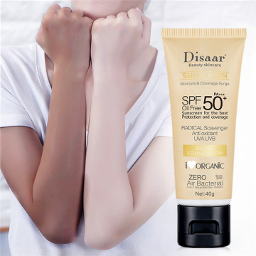Disaar SPF 50 hydratant teinté naturel: écran solaire biologique pour tous les types de peau