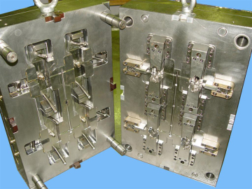 Multi Directional Side Opening Plastic Mold