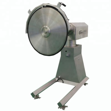 saws are used for slitting pig carcasses in slaughterhouses