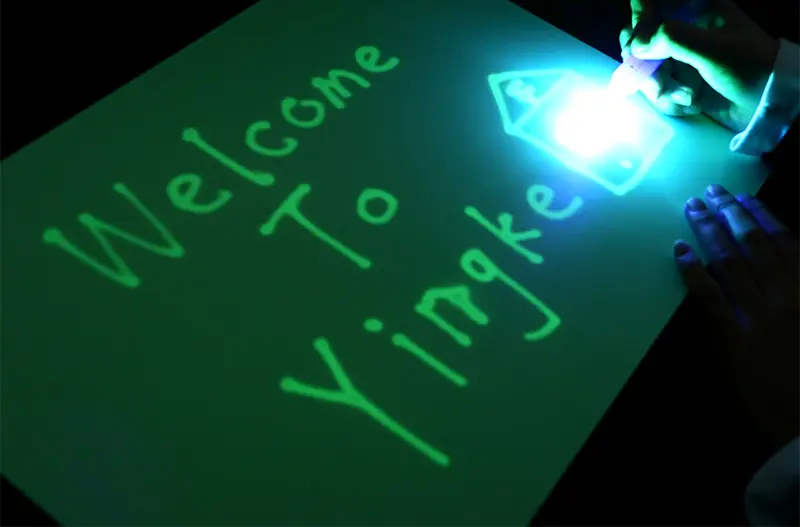 Φορτηγό Flourescent Drawing Board