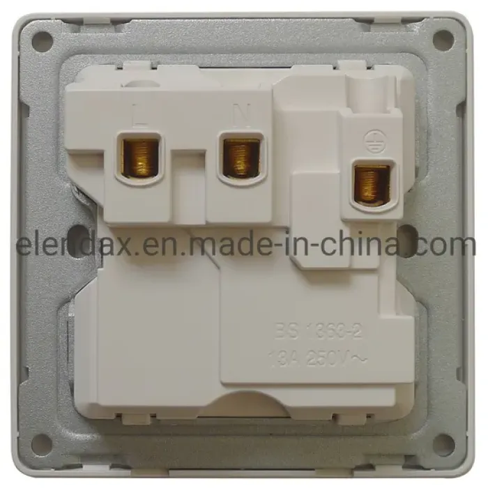 Soket Inggris Terpasang Flush UK1010