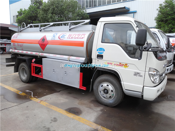 شاحنة وقود صغيرة FOTON Forland 4X2 90HP 3000Litres