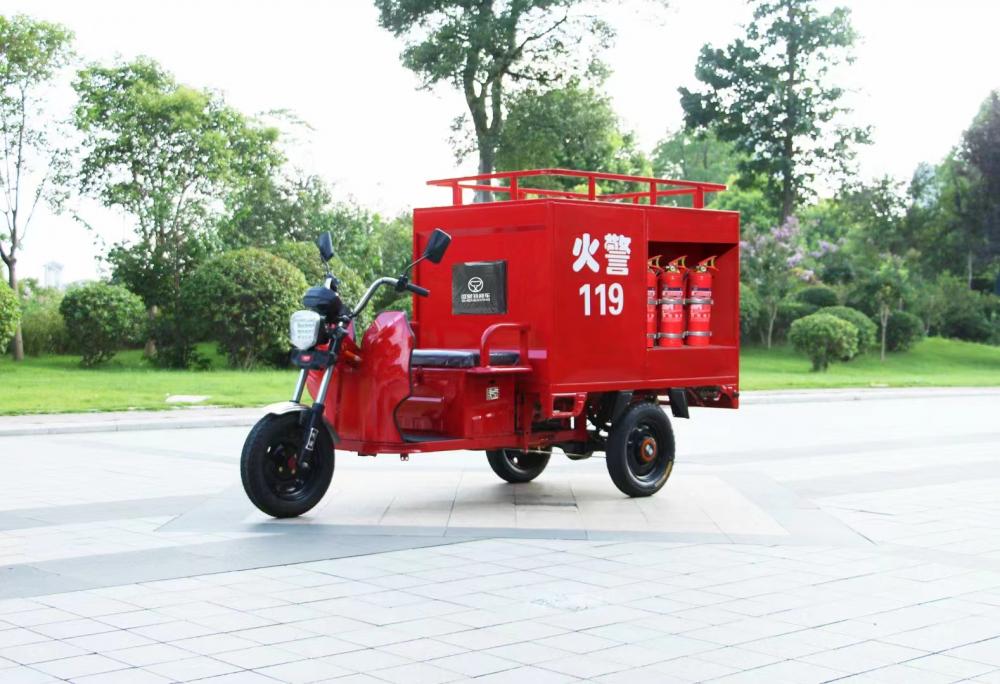 Small electric three-wheeled fire engine