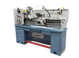 Easy to operate ordinary lathe