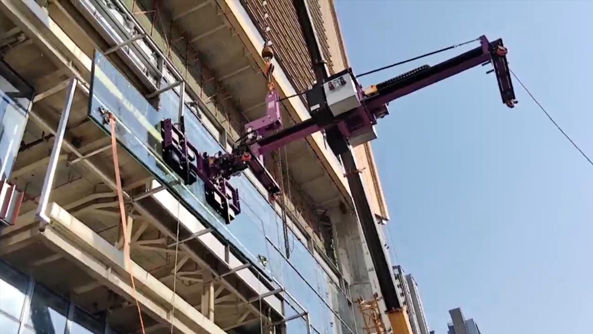 Glass Lifter Overhanding eaves (3)