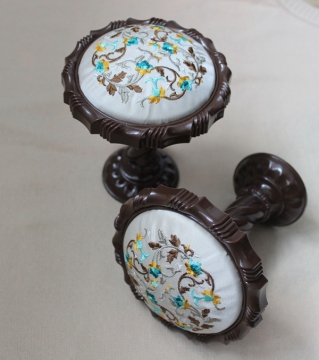 Colorful and Beautiful Round Shape Plastic Curtain Hooks