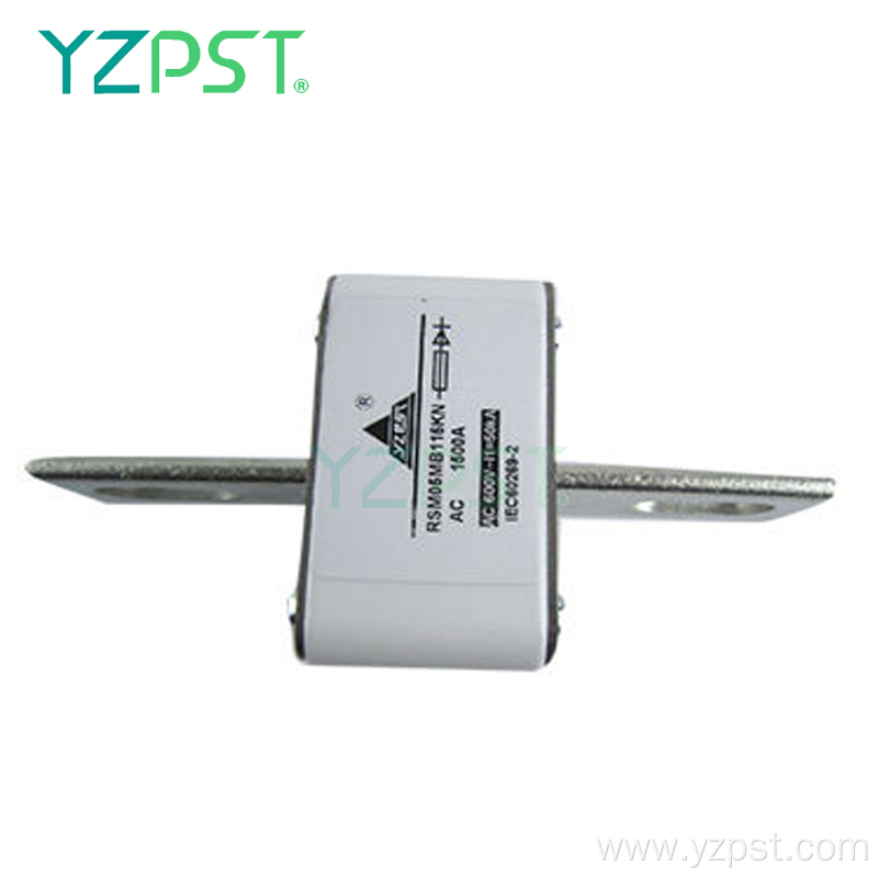 Square semiconductor protection fuse 690V