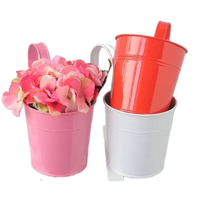 High Quality Steel Hanging Flower Pot for Beautiful Gardens