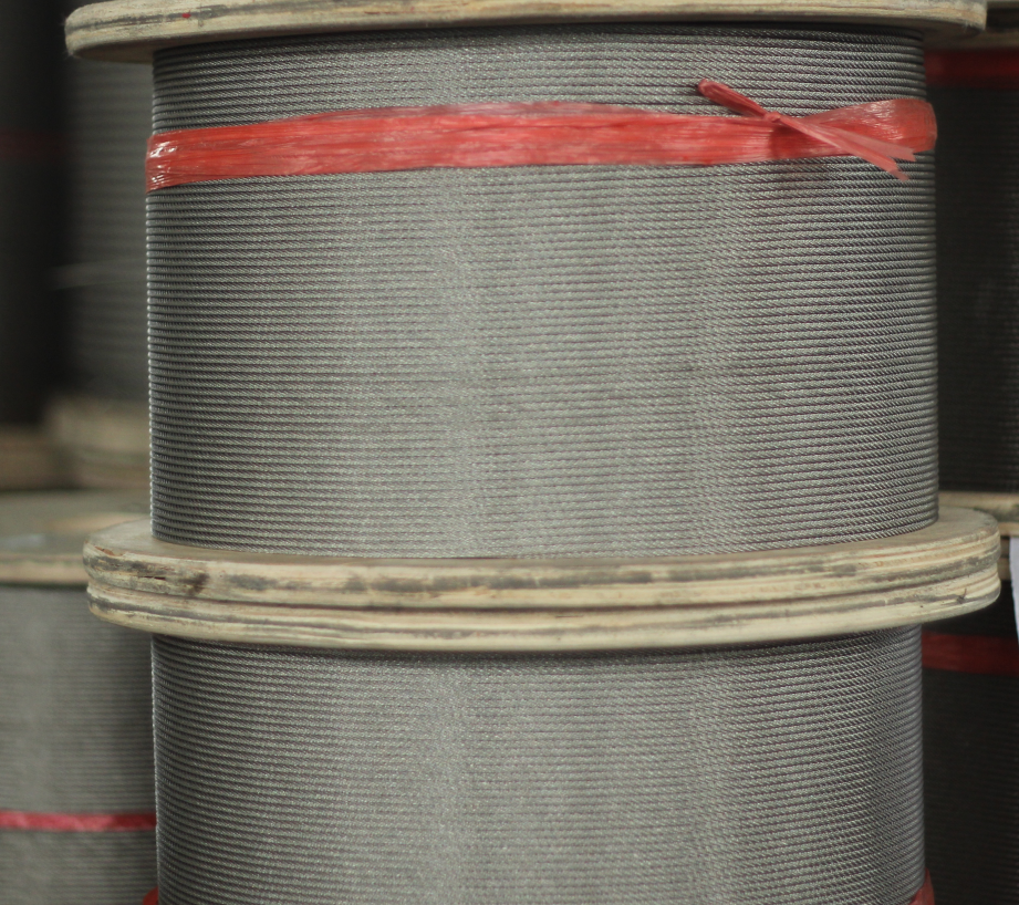 ROPE DE TIRE D&#39;ACIER 6X19 / 37 1in 304