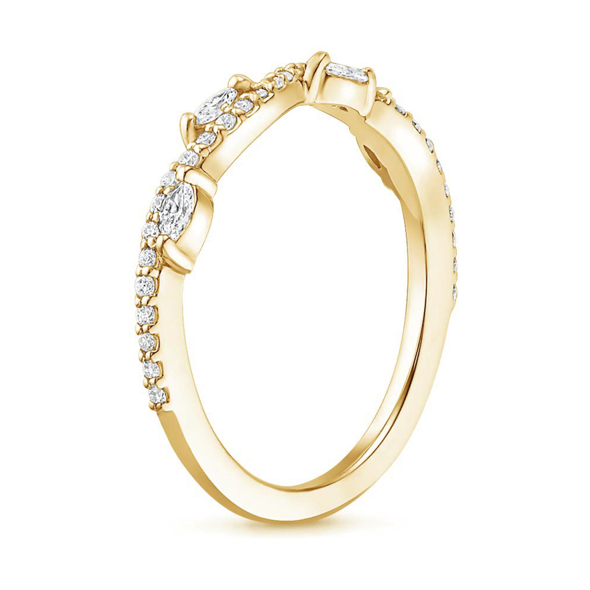 Angled side view ng wavy braided contour band na nagha-highlight sa makinis na makintab na metal at secure na prong settings