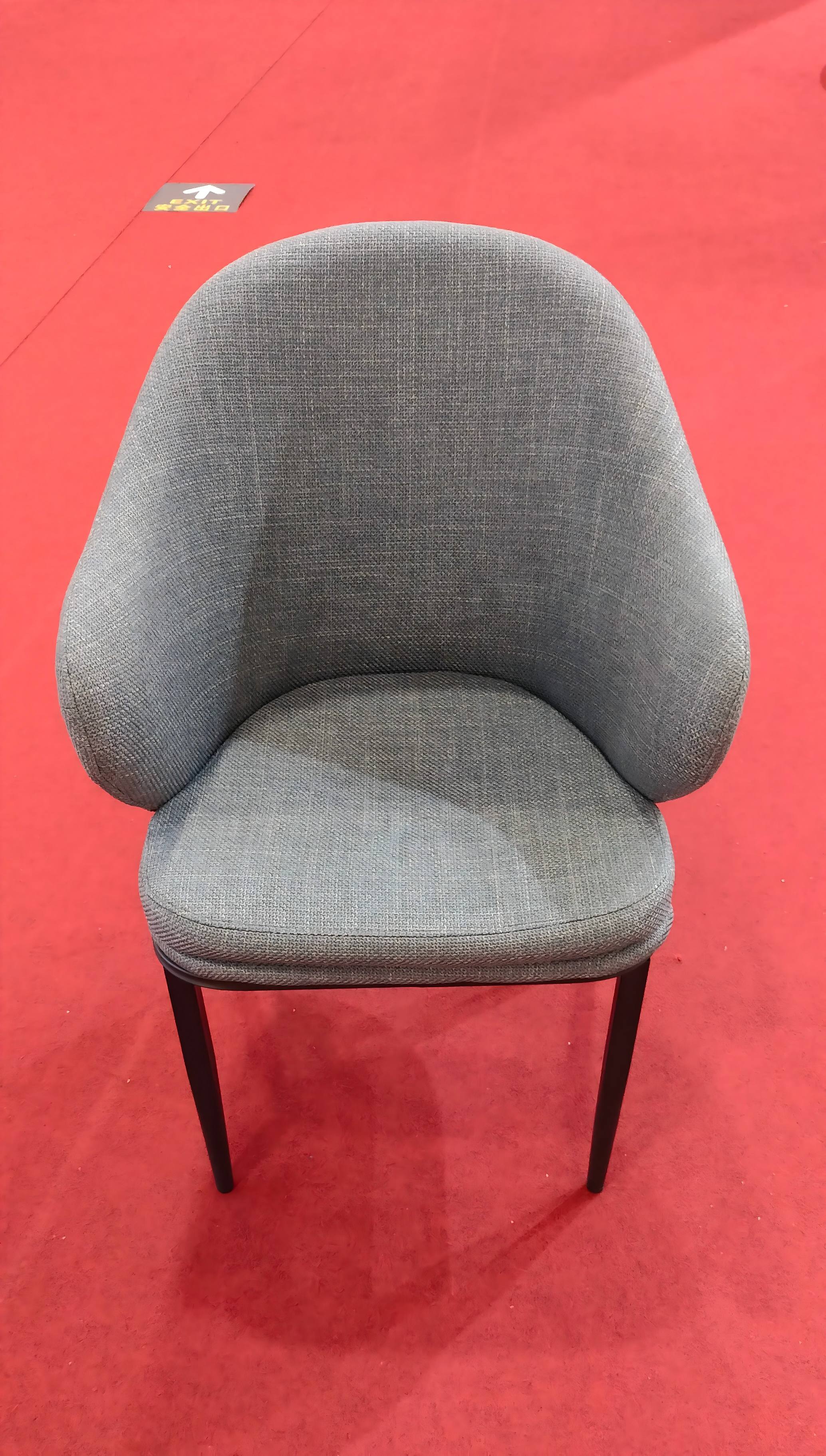 BR-25A32 chair 1