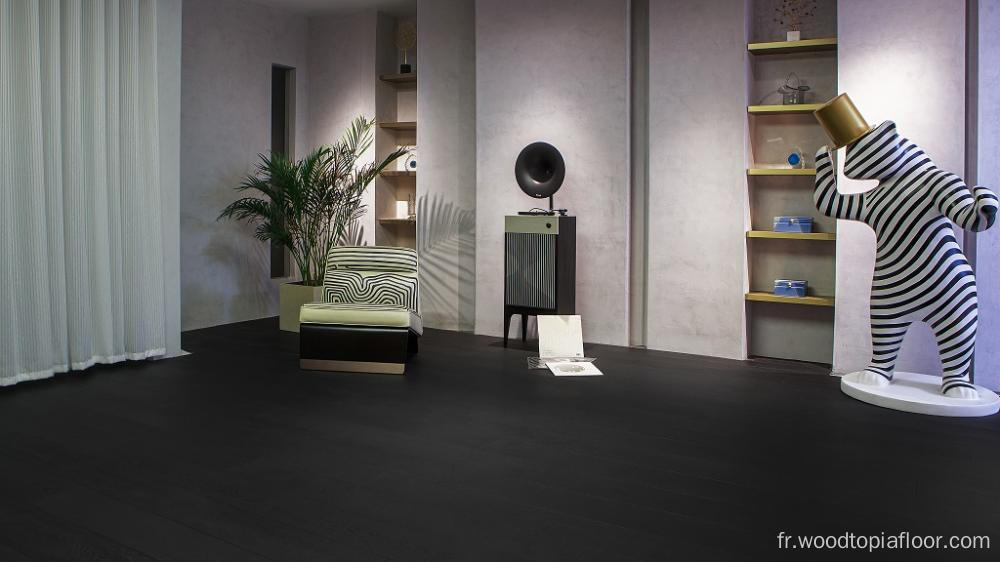 Plancher solide chêne maison chambre noire résistante à la tache noire