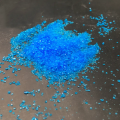 Синий кристалл безводной сульфат меди