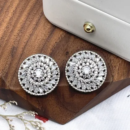 Custom Wholesale Women's Clothing Adornments: Zircon & Swarovski Crystal Buttons for Fashion Garments