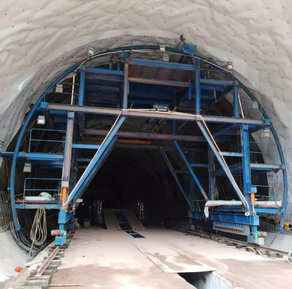 Tunnelbau Betonauskleidung Trolley Stahlschalung