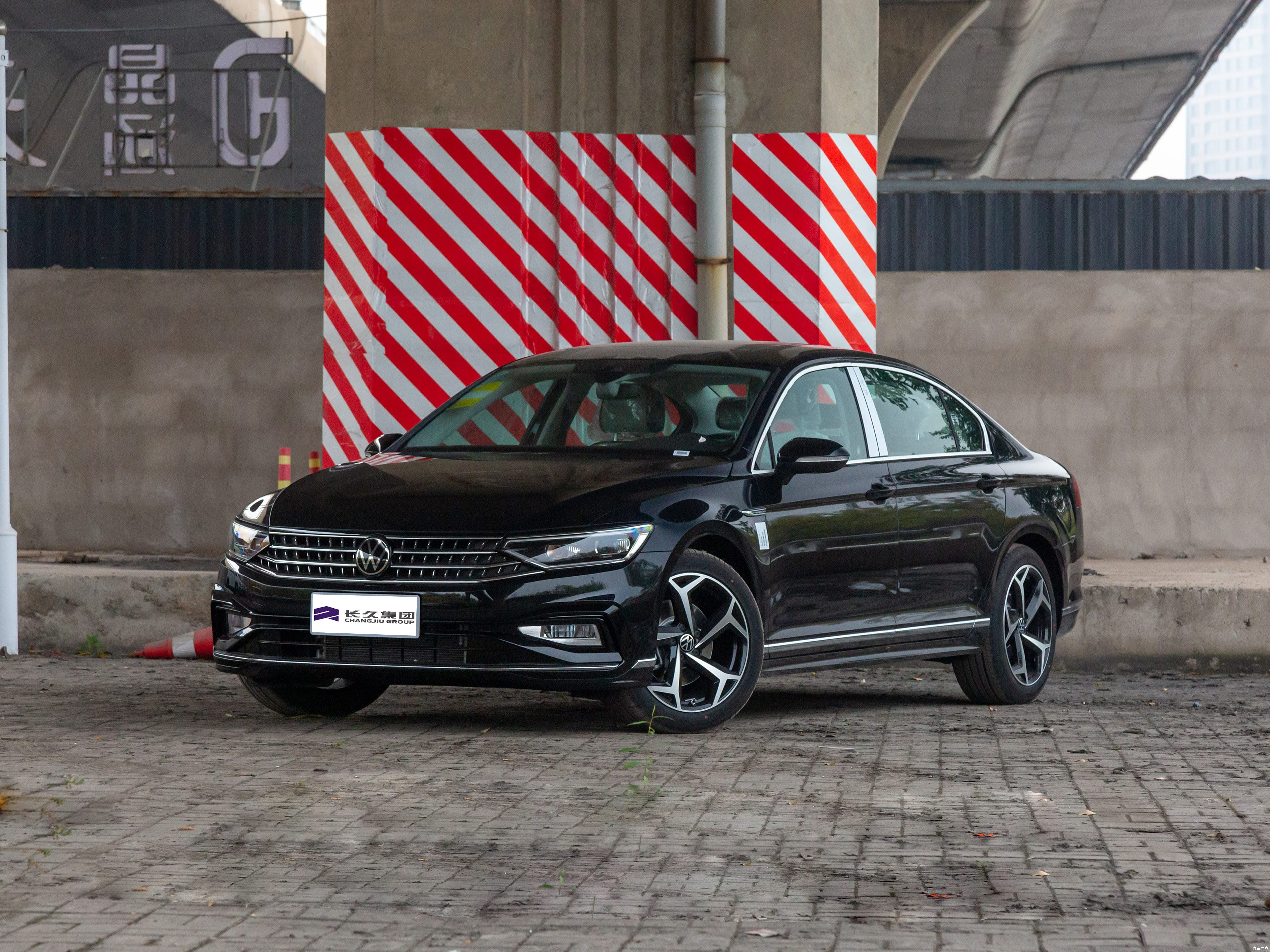 High-Performance Volkswagen Magotan Sedan
