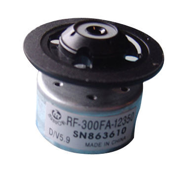 Motor, suitable for household appliances and with tray