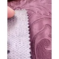 Rolo de couro em relevo de PVC ecológico, revestimento resistente a manchas com forro de tecido de malha impresso para móveis, carros e roupas de cama