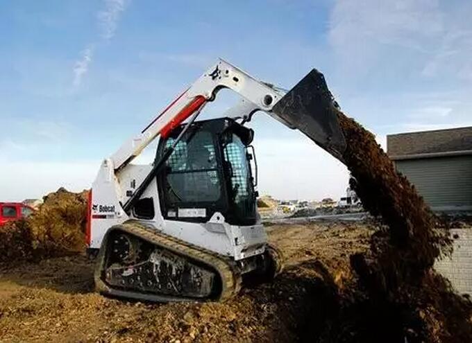 Tracked skid steer loader