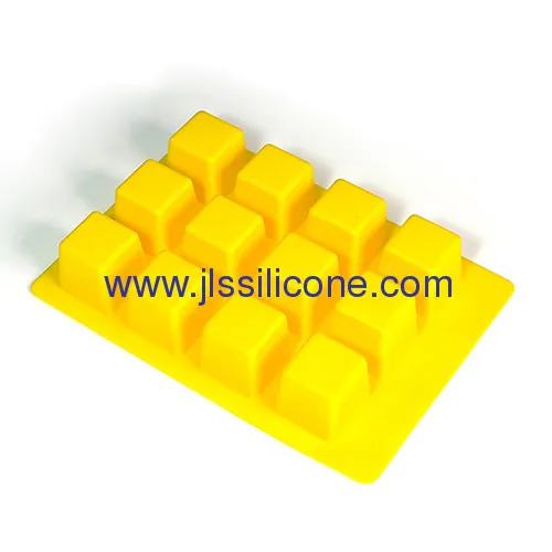 Traditional Square Ice Maker Molds Silicone Ice Cube Tray With 12 Cavities 