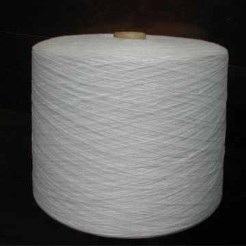 Polyester garn i rå vit