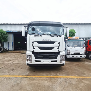 Isuzu 8x4 Heavy-Duty Tow Truck