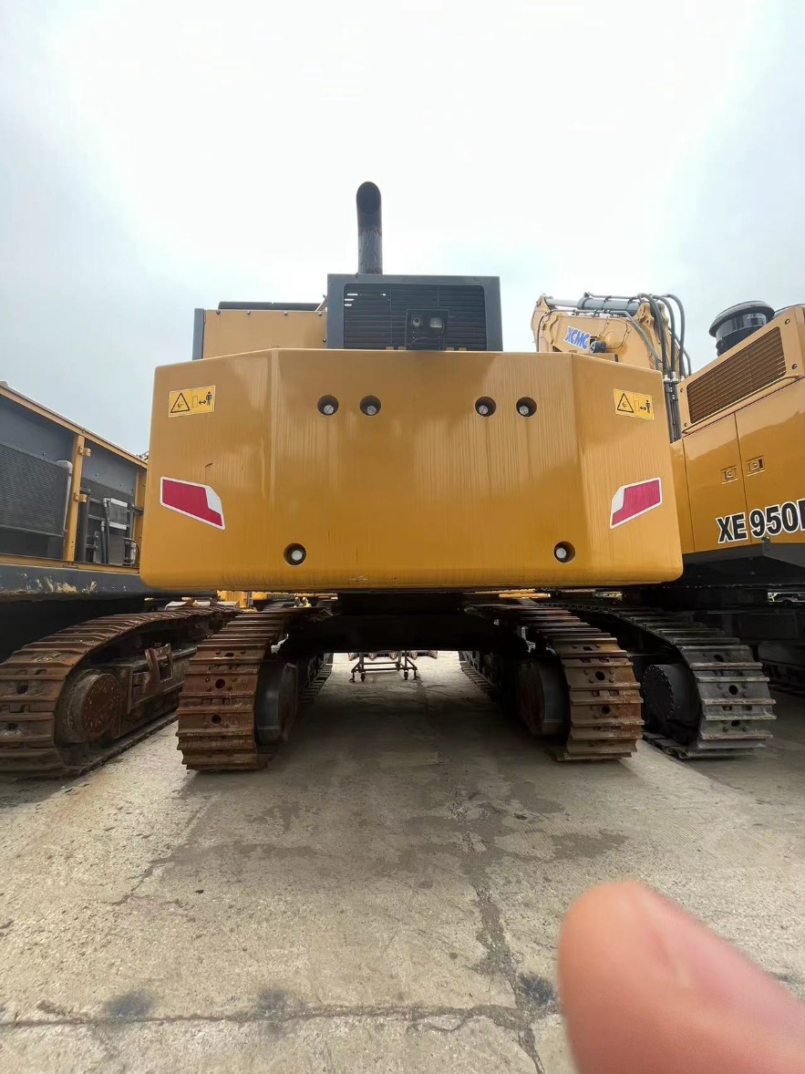 Used XCMG XE950D crawler excavator