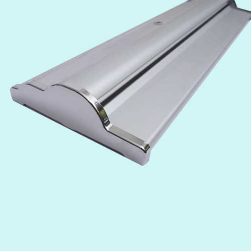 Stand de banner de rollito de paso plateado de aluminio